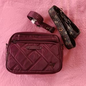 Lug Carousel XL 2 in Wine with Extra Strap